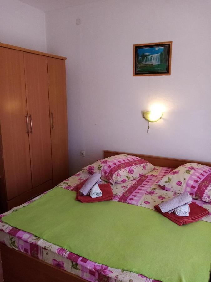 Apartments "Sun-Sea" Lopar Esterno foto